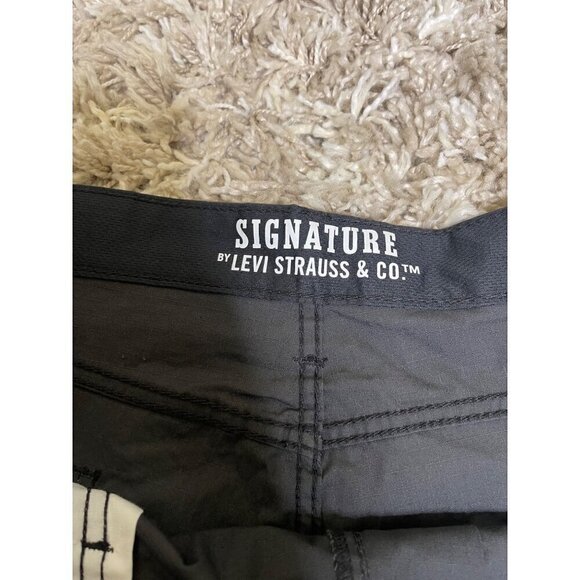 Signature Mens Levi Strauss Grey Cargo Shorts NEW 42W #0569 - Picture 7 of 15